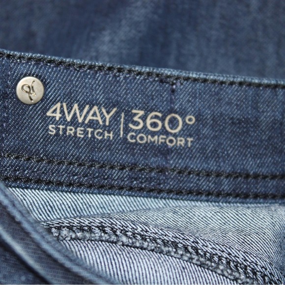 DL1961 Grace Cropped Denim Jean - Picture 12 of 12